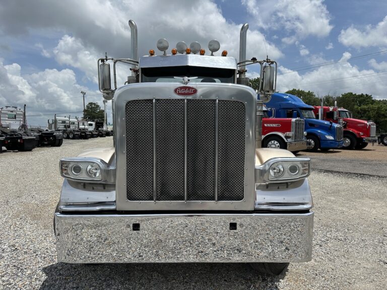 2016 PETERBILT 389 DAYCAB GLIDER KIT photo 2