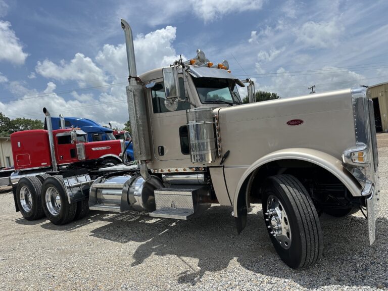 2016 PETERBILT 389 DAYCAB GLIDER KIT photo 3
