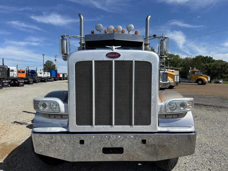 2016 PETERBILT 389 DAYCAB GLIDER KIT photo 2