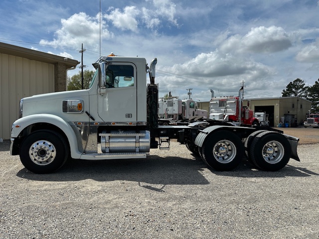 2020 FREIGHTLINER CORONADO DAYCAB GLIDER KIT photo 4
