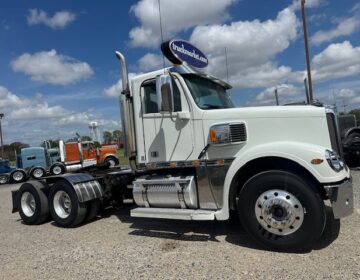 2020 Freightliner Coronado Daycab Glider Kit Me6219