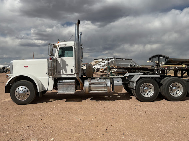 2023 PETERBILT 389 DAYCAB