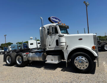 2000 Peterbilt 378 Daycab 536528