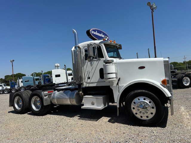2000 PETERBILT 378 DAYCAB photo 1
