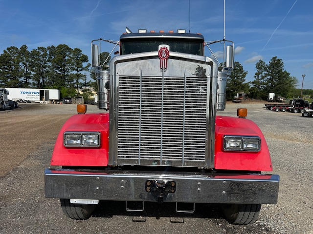 2010 KENWORTH W900L TRI AXLE DAYCAB photo 2