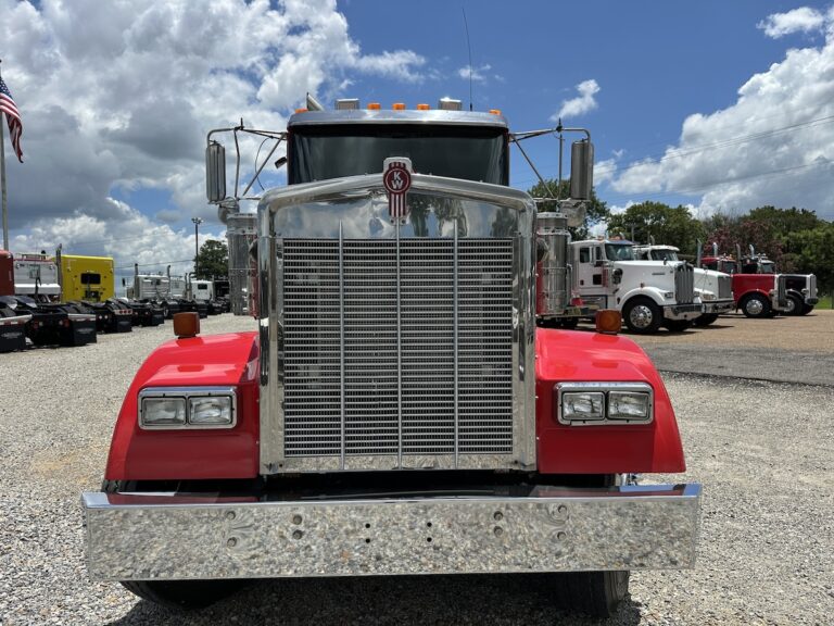 2010 KENWORTH W900L TRI AXLE DAYCAB photo 2