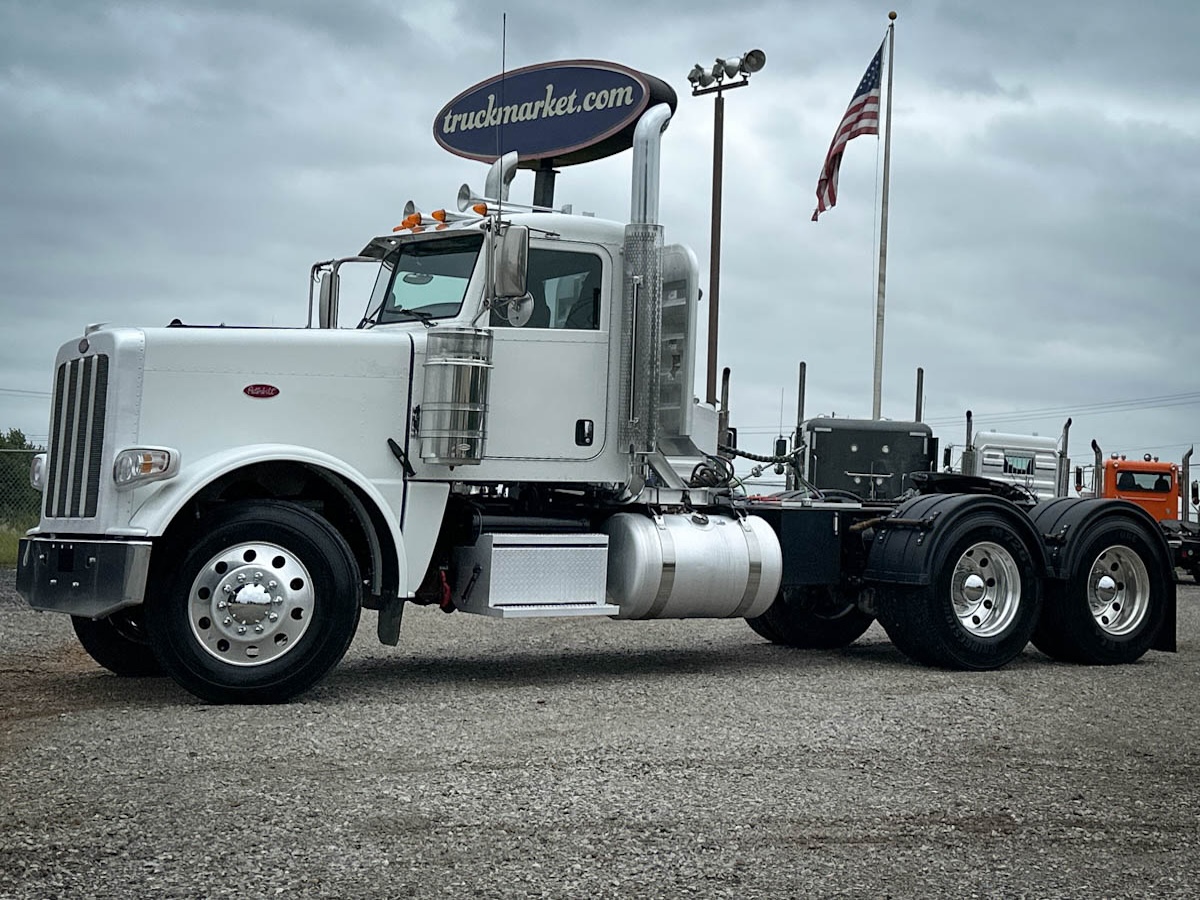 2022 PETERBILT 389 DAYCAB 798024