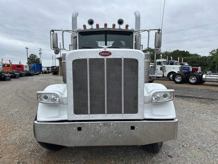 2022 PETERBILT 389 DAYCAB photo 2