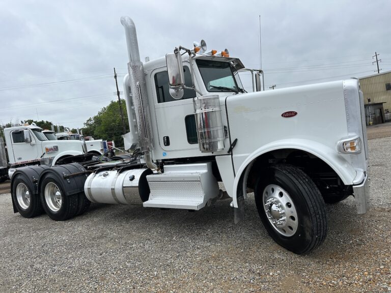 2022 PETERBILT 389 DAYCAB photo 3