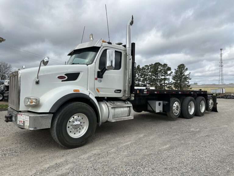 2017 PETERBILT 567 FLATBED TRUCK photo 3