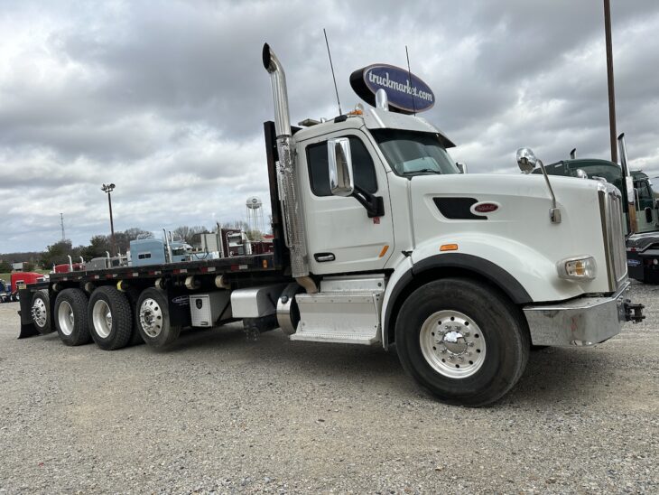 2017 PETERBILT 567 FLATBED TRUCK 451079