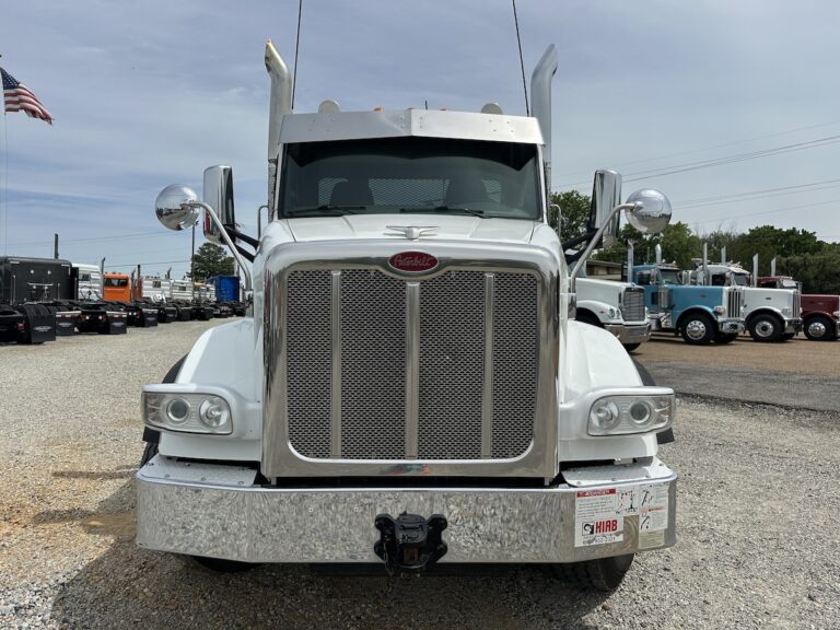2017 PETERBILT 567 FLATBED TRUCK photo 2
