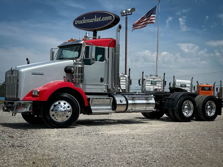 2016 KENWORTH T800 DAYCAB photo 1