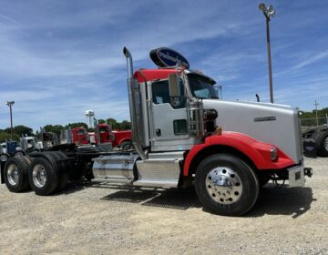 2016 KENWORTH T800 DAYCAB 115136