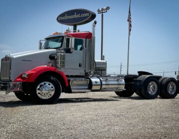2016 KENWORTH T800 DAYCAB 115136