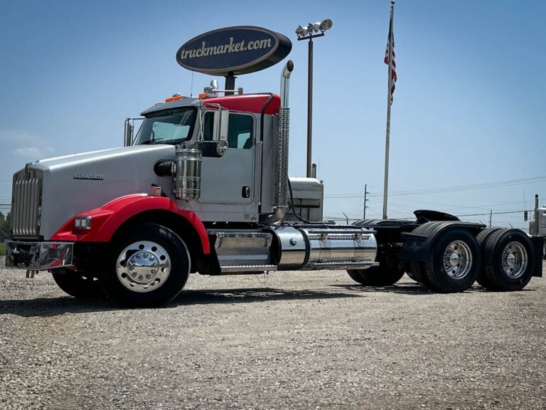2016 KENWORTH T800 DAYCAB photo 1