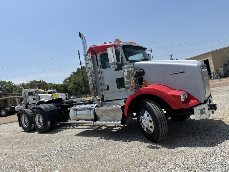 2016 KENWORTH T800 DAYCAB photo 3