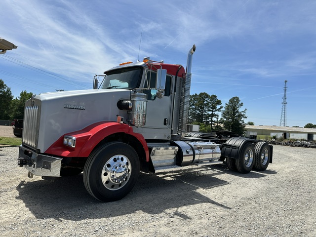 2016 KENWORTH T800 DAYCAB photo 3