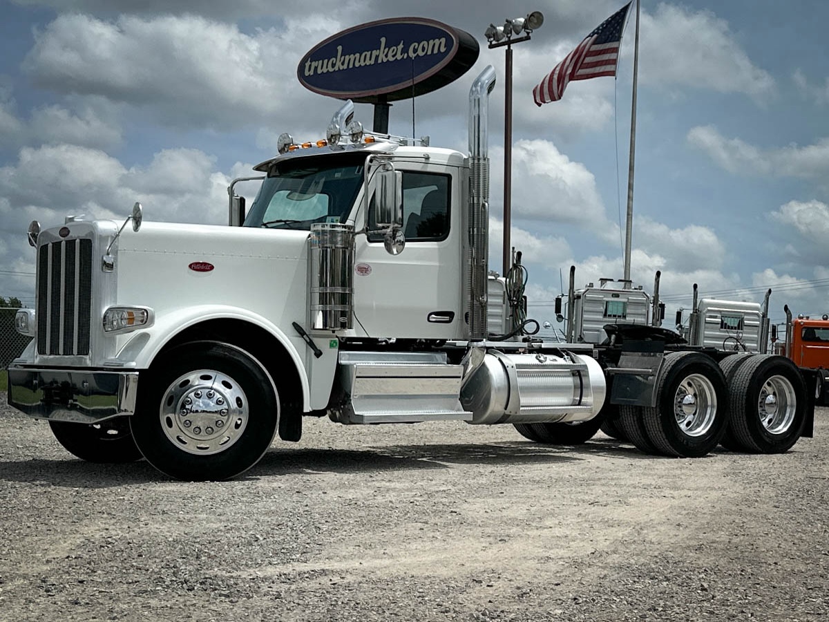 2025 PETERBILT 589 DAYCAB 700802