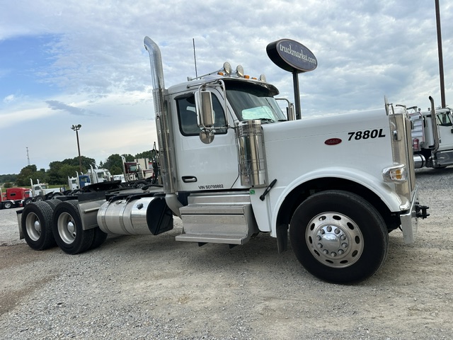 2025 PETERBILT 589 DAYCAB 700802