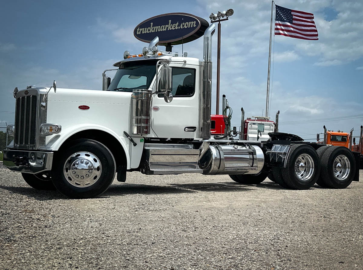 2025 PETERBILT 589 DAYCAB 700802