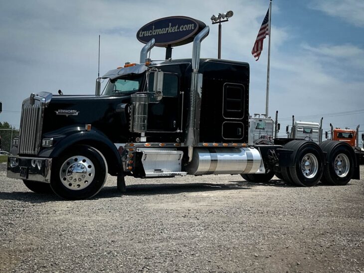 2017 KENWORTH W900L GLIDER KIT 183459