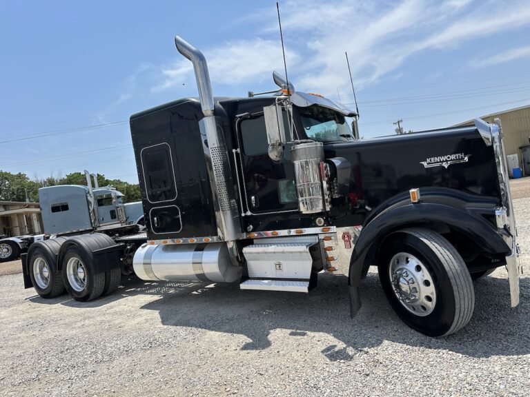 2017 KENWORTH W900L GLIDER KIT photo 3