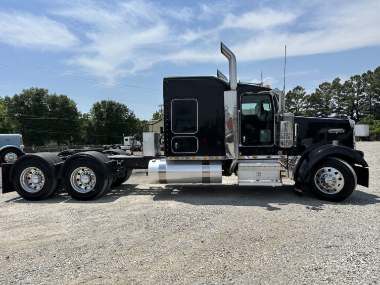 2017 KENWORTH W900L GLIDER KIT photo 4