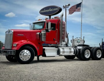 2020 KENWORTH W900L DAYCAB 391997