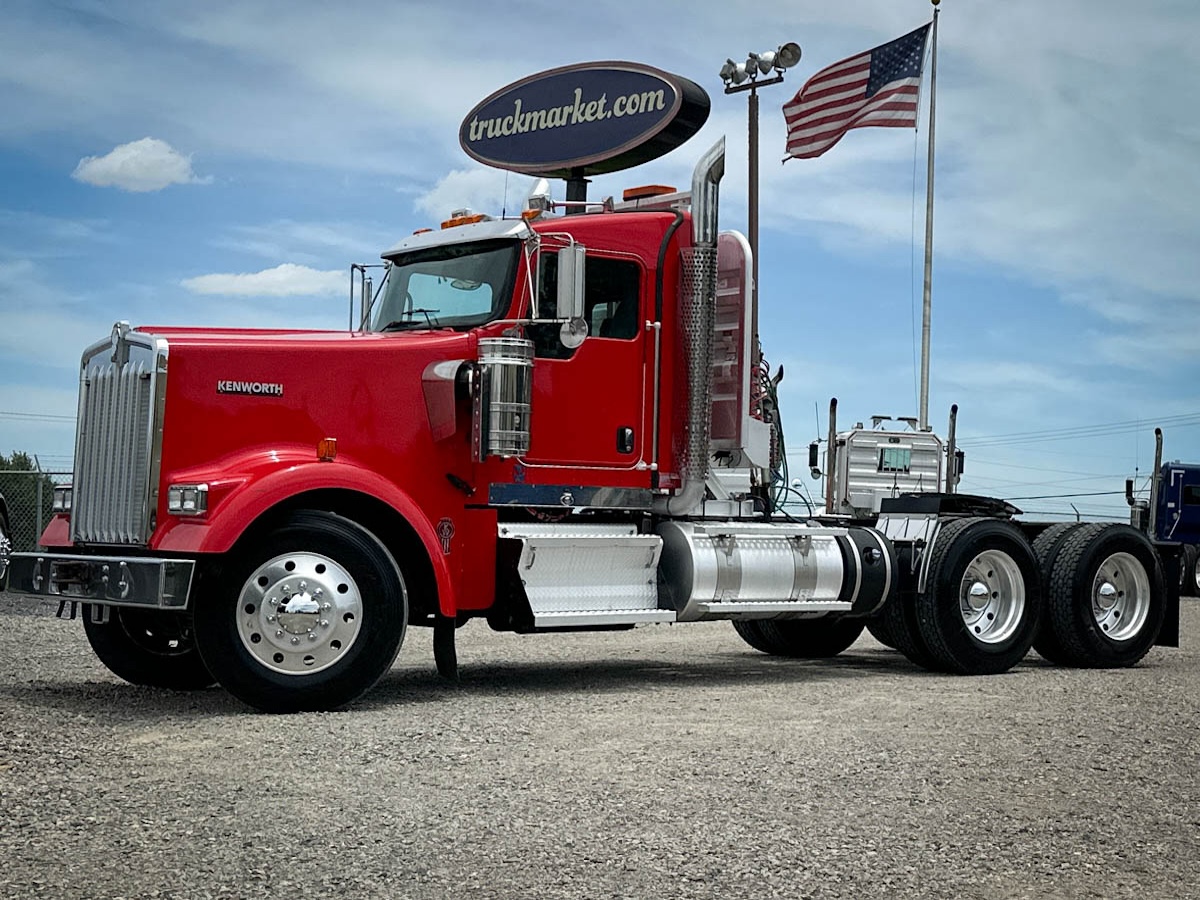 2020 KENWORTH W900L DAYCAB