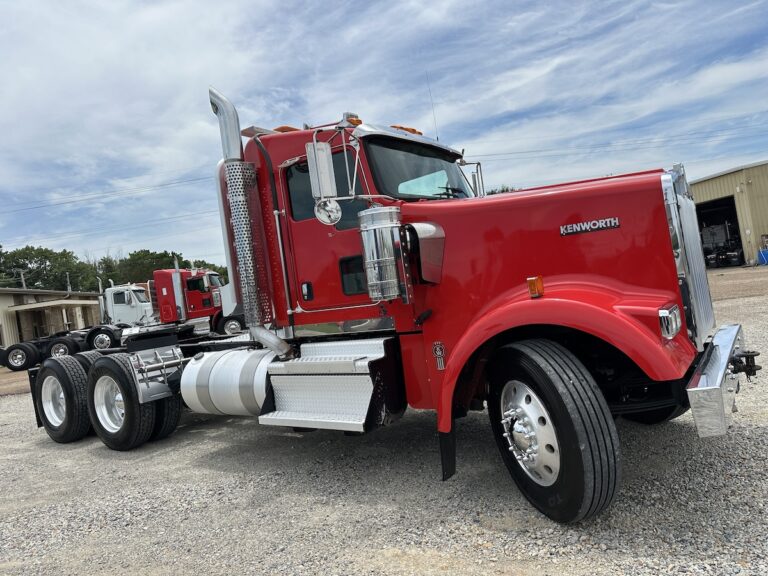 2020 KENWORTH W900L DAYCAB photo 3