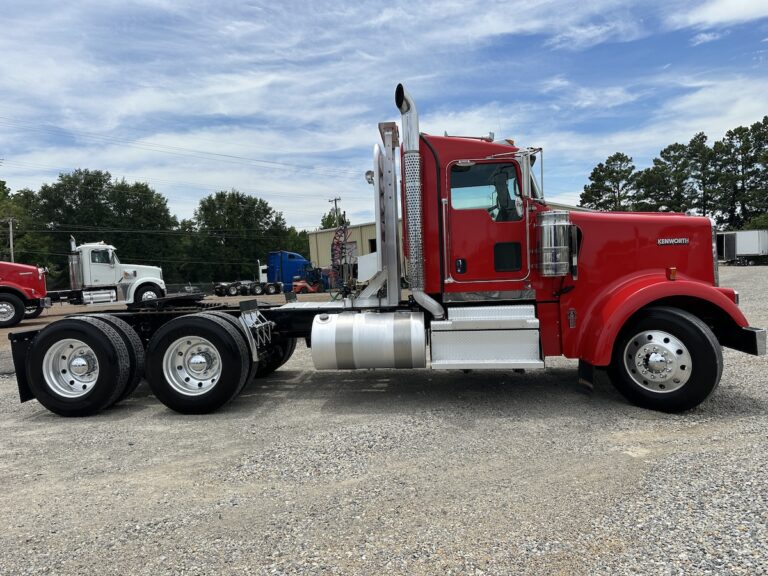 2020 KENWORTH W900L DAYCAB photo 4
