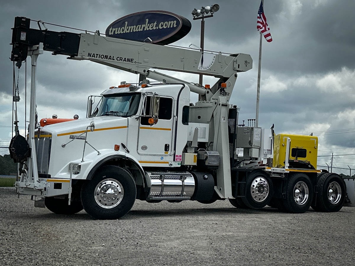 2022 KENWORTH T800 TRI AXLE CRANE TRUCK
