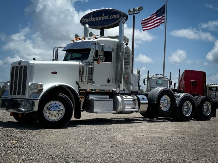 2022 PETERBILT 389 TRI AXLE DAYCAB 780701