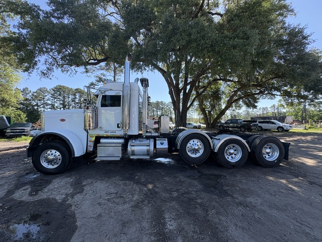 2022 PETERBILT 389 TRI AXLE DAYCAB 780701