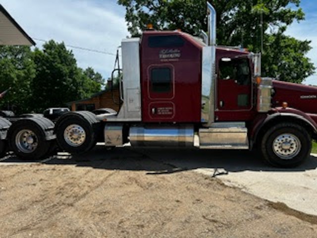 2025 KENWORTH T800W TRI AXLE SLEEPER photo 2