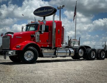 2021 KENWORTH T800 TRI AXLE SLEEPER 441032