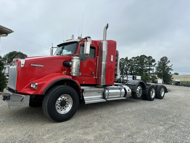 2021 KENWORTH T800 TRI AXLE SLEEPER photo 3