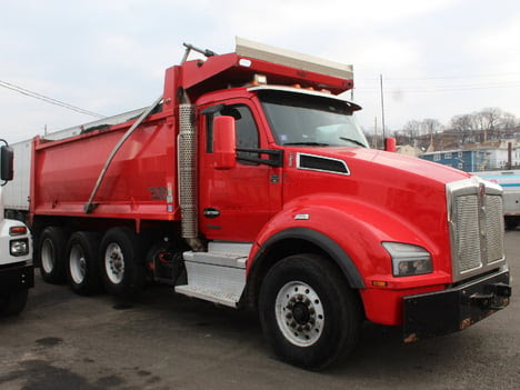 2022 KENWORTH T880 TRI AXLE DUMP TRUCK photo 2