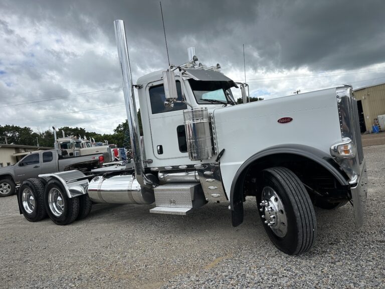 2014 PETERBILT 389 DAYCAB GLIDER KIT photo 3