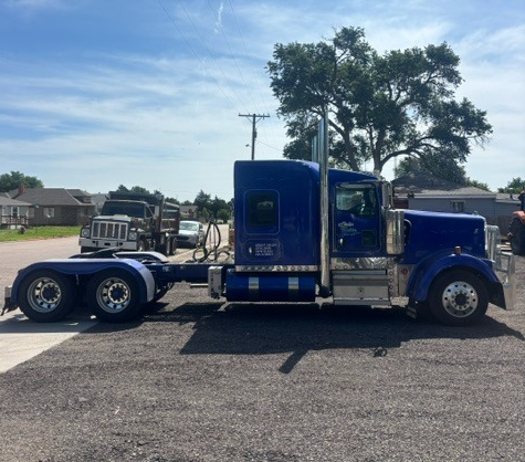 2017 KENWORTH W900L GLIDER KIT 181107