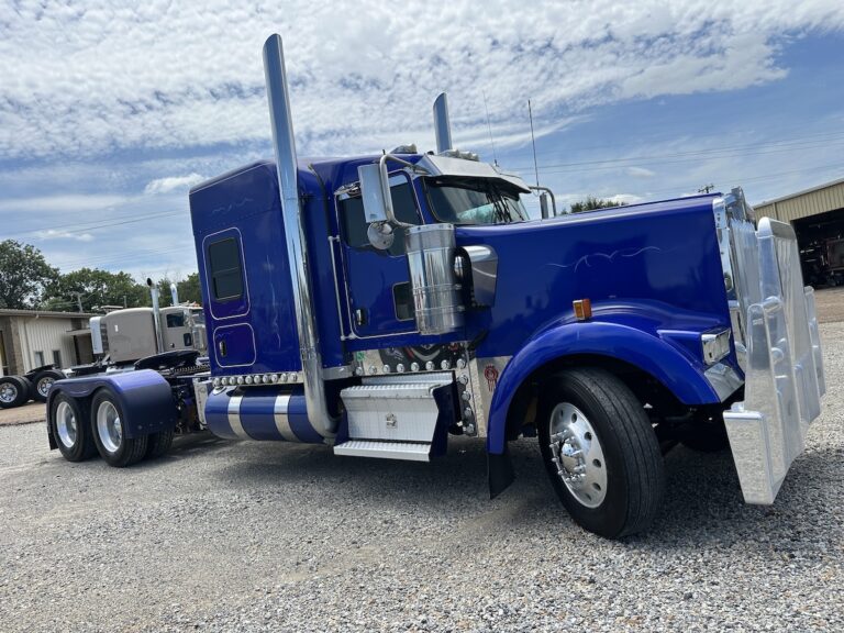 2017 KENWORTH W900L GLIDER KIT photo 3