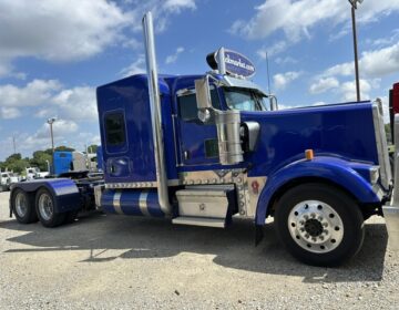 2017 KENWORTH W900L GLIDER KIT 181107
