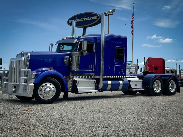2017 KENWORTH W900L GLIDER KIT 181107