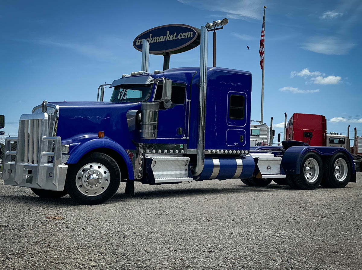 2017 KENWORTH W900L GLIDER KIT