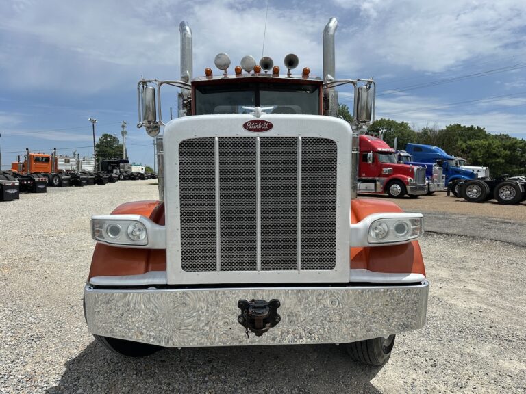 2020 PETERBILT 389 DAYCAB photo 2
