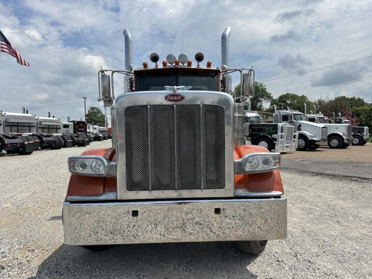 2020 PETERBILT 389 DAYCAB photo 2