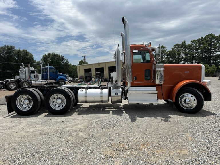 2020 PETERBILT 389 DAYCAB photo 4