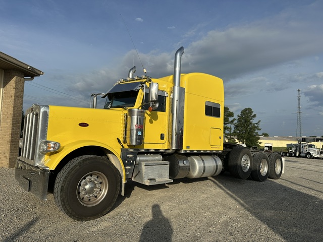 2019 PETERBILT 389 TRI AXLE SLEEPER photo 3
