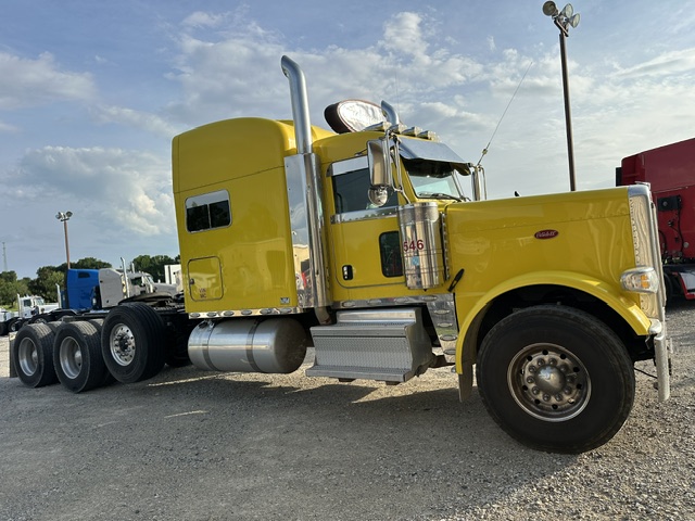 2019 PETERBILT 389 TRI AXLE SLEEPER 611849